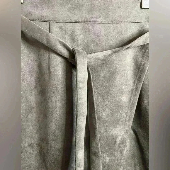 Ya  Ya and Co. Grey Suede-Like Skirt Size M - Picture 3 of 10